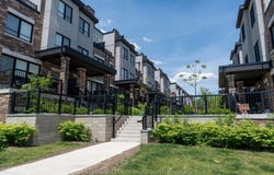 50 Baynes Way 5, Bradford West Gwillimbury, ON L3Z 4M4