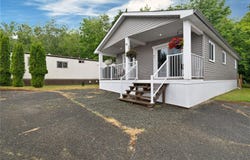 951 Homewood Rd 86, Campbell River, BC V9W 3N7