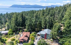 3705 Signal Hill Rd, Pender Island, BC V0N 2M0