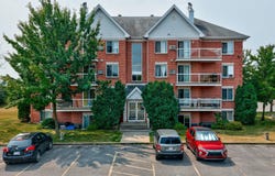 70 Av. de Balmoral, La Prairie, QC J5R 4L5