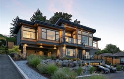 928 Claremont Ave, Saanich, BC V8Y 1K3