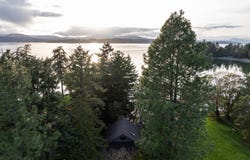 675 Towner Park Rd, North Saanich, BC V8L 5L7
