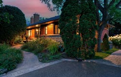 121 Av. Berkley, Saint-Lambert, QC J4P 3C9