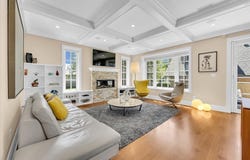 396 E 35th Avenue, Vancouver, BC V5W 1A8