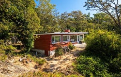 4050 Nelthorpe St, Saanich, BC V8X 2A2