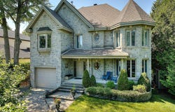 1011 Rue Riverview, Otterburn Park, QC J3H 1Z2