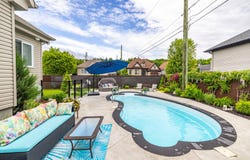 3287 Rue de l'Entaille, Sainte-Marthe-sur-le-Lac, QC J0N 1P0