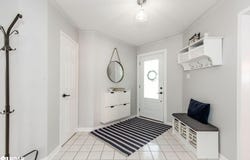 33 Etherington Crescent, Barrie, ON L4N 7T2