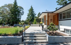 2126 Lansdowne Rd, Oak Bay, BC V8P 1V6