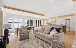 15 135e Avenue, Saint-Hippolyte, QC J8A 2J2