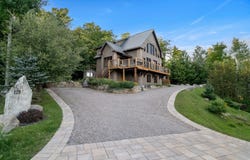 129 Ch. des Ancêtres, Mont-Tremblant, QC J8E 1H4