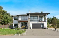 650 Lazo Rd, Comox, BC V9M 3V4