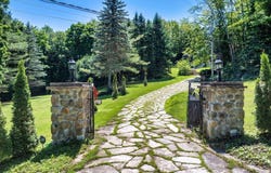 308 Ch. des Pins, Piedmont, QC J0R 1K0