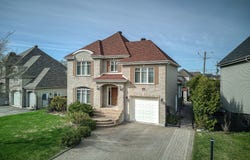 3 Av. des Flandres, Candiac, QC J5R 6W3