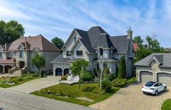 22 Rue de l'Estoril, Candiac, QC J5R 6J9