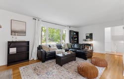 31 Assiniboine Drive, Cityview - Parkwoods Hills - Rideau Shore, ON K2E 5R8