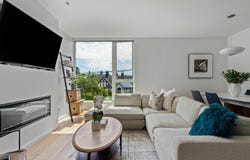 1720 Fairfield Rd 108, Victoria, BC V8S 1G3