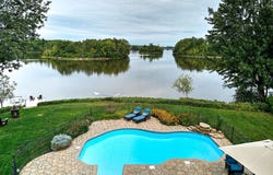 3 Rue Bertrand, Laval (Sainte-Rose), QC H7L 3G6