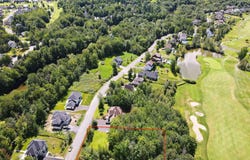 372 Rue de la Couronne, Bromont, QC J2L 2S2