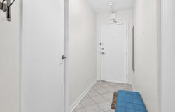 285 Rue Laurier 302, Gatineau (Hull), QC J8X 3W9