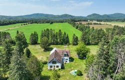 137 Rue du Village, Arundel, QC J0T 1A0