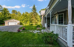 37 Lizzies Lane, McKellar, ON P2A 0B4