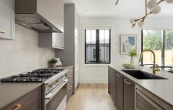 3268 W 15th Avenue 2, Vancouver, BC V6K 3A9
