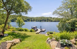1749 Ch. de la Baie-du-Lac, Saint-Sauveur, QC J0R 1R1