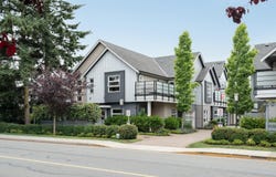 9889 Seventh St 7, Sidney, BC V8L 2V8