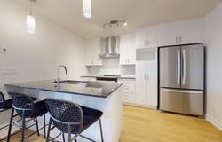 350 Boul. des Cépages 405, Laval (Duvernay), QC H7A 0K1