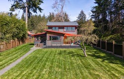 1304 Midden Rd, Comox, BC V9M 2R6
