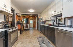 11 Highland Avenue, Yarmouth, NS B5A 2A3