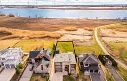 138 Rue du St-Laurent, Varennes, QC J3X 0A9