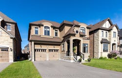 11 Cairns Gate, King, ON L7B 0P5