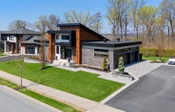 1253 Av. des Mille-Feuilles, Sainte-Marie, QC G6E 0P2