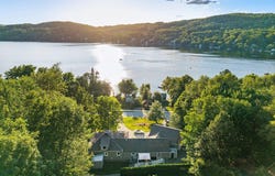 2013Z 2015Z Ch. du Lac, North Hatley, QC J0B 2C0