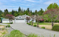10978 Cedar Lane, North Saanich, BC V8L 5R1