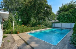 267 Ch. Tiffin, Saint-Lambert, QC J4P 3E9