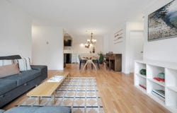 809 W 16th Street 301, North Vancouver, BC V7P 1R2