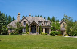 6 Midves Court, Springwater, ON L9X 0P3
