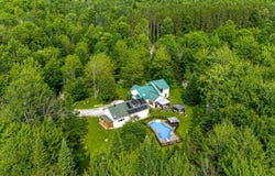 262 1er Rang, Saint-Étienne-de-Bolton, QC J0E 2E0