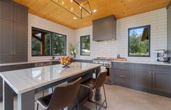 6400 Keyes Avenue, Peachland, BC V0H 1X8