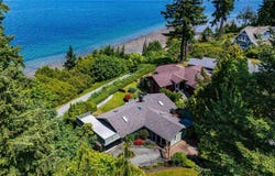 5107 Seaview Dr, Bowser, BC V0R 1G0