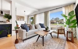 2061 Featherston Drive, Alta Vista and Area, ON K1H 6R1