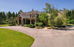 6 Midves Court, Springwater, ON L9X 0P3