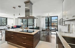 2 Rue Westmount-Square 302, Westmount, QC H3Z 2S5