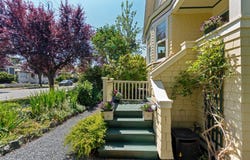 220 Beechwood Ave, Victoria, BC V8S 3W7