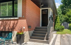 2097 Neepawa Avenue, Carlingwood - Westboro and Area, ON K2A 3L8