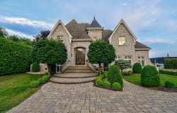 3272 Rue de la Seigneurie, Sainte-Marthe-sur-le-Lac, QC J0N 1P0