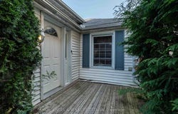 467 Edgeworth Avenue, Woodroffe, ON K2B 5L2